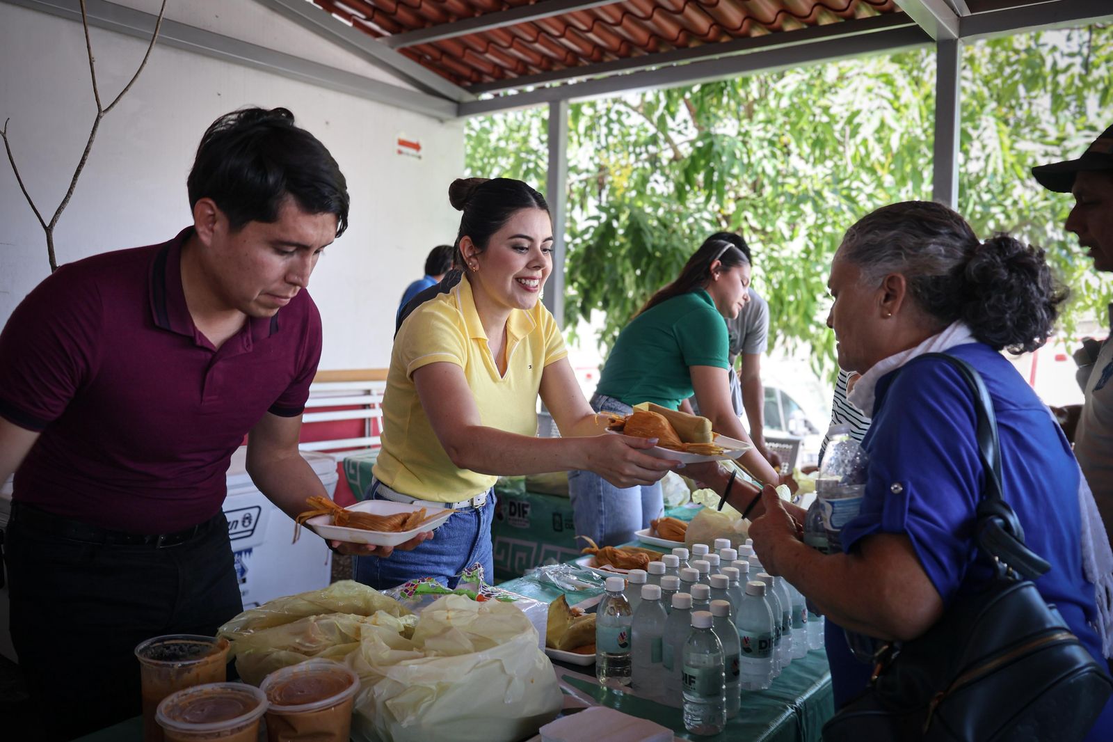 ALAJIBUA del DIF Culiacán alimenta con amor a familias del ISSSTE