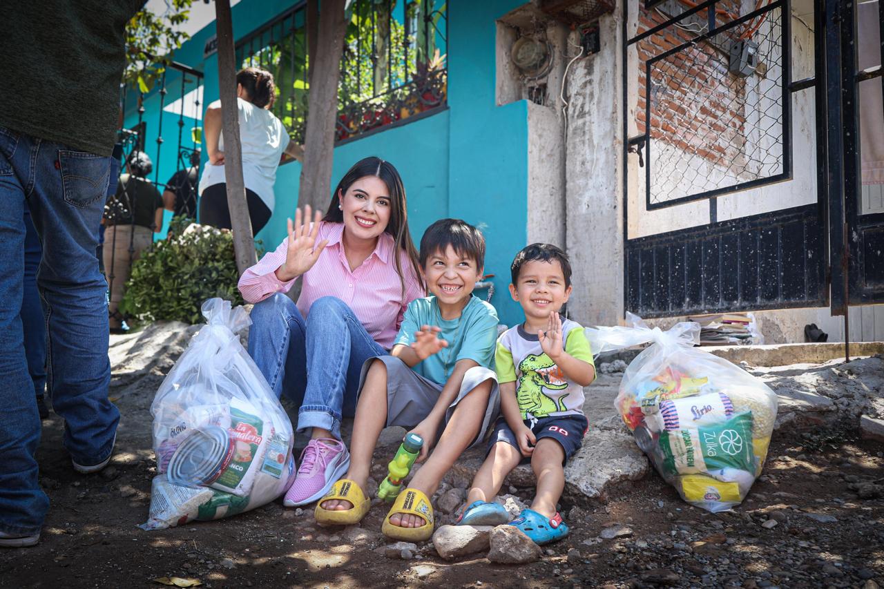 DIF Culiacán lleva esperanza y alimento a las familias de las colonias Pemex y Adolfo López Mateos