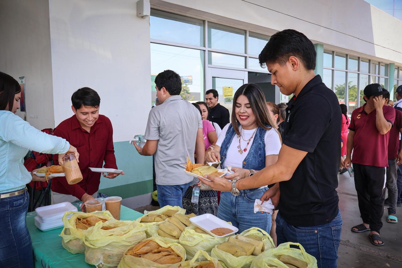 Familias en el Hospital de la Mujer reciben apoyo alimentario a través de ALAJIBUA del DIF Culiacán
