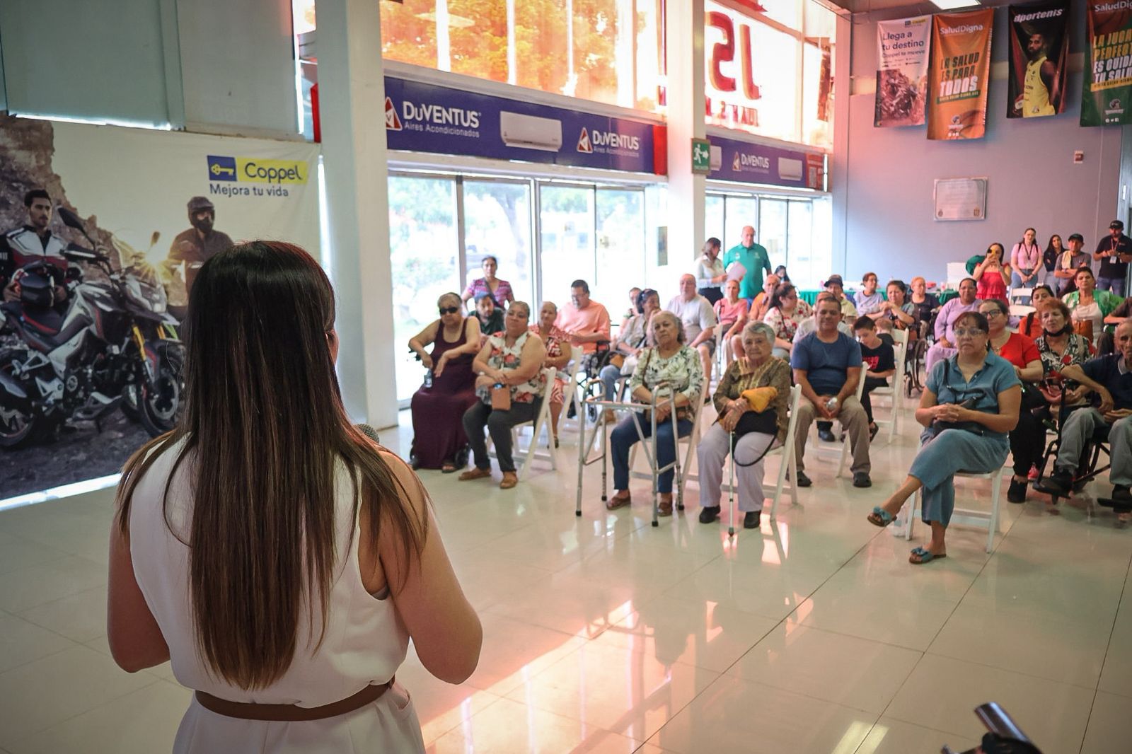 DIF Culiacán y Beneficencia Pública entregan 60 sillas de ruedas en apoyo a personas con discapacidad