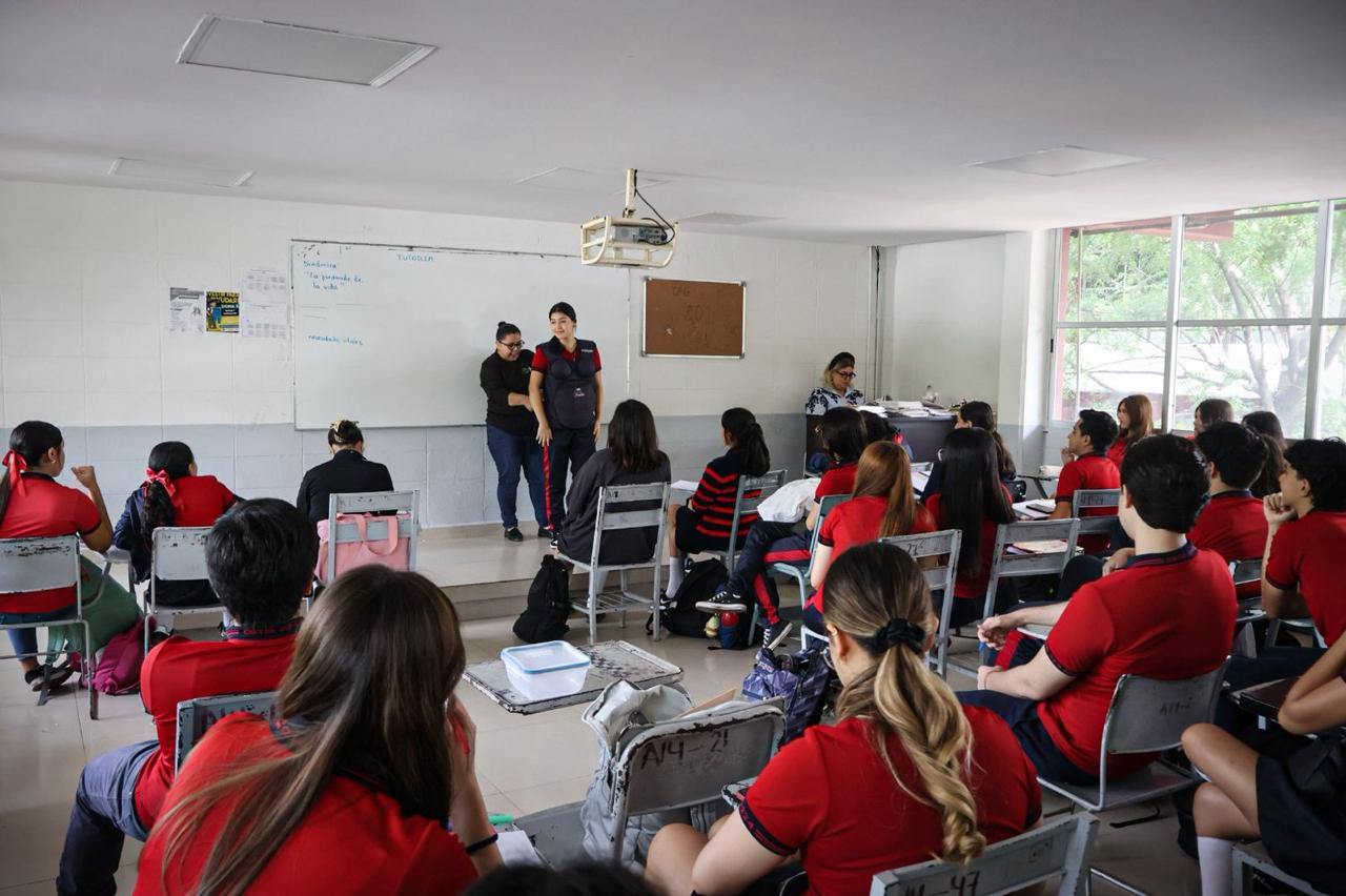 DIF Culiacán lleva programa de prevención del embarazo adolescente al CBTIS 224