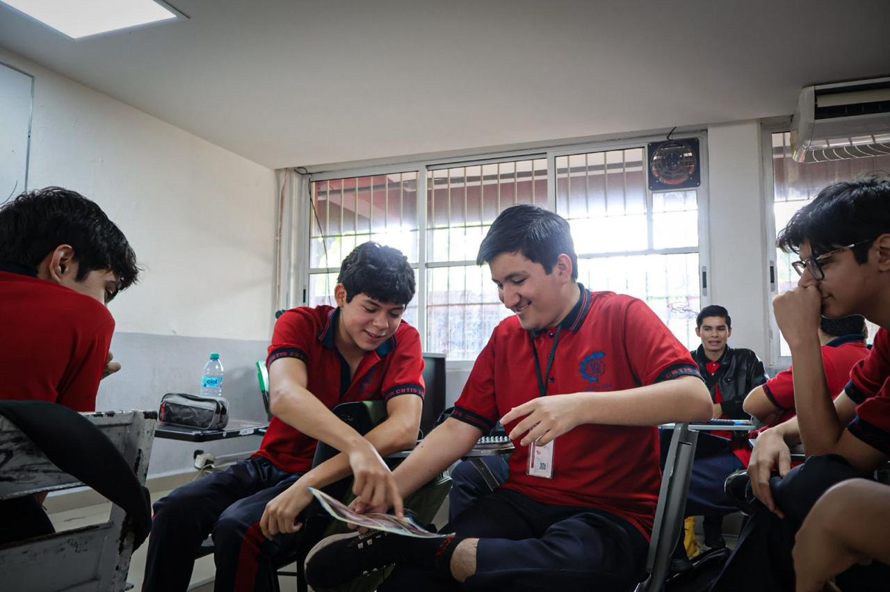 DIF Culiacán lleva programa de prevención del embarazo adolescente al CBTIS 224