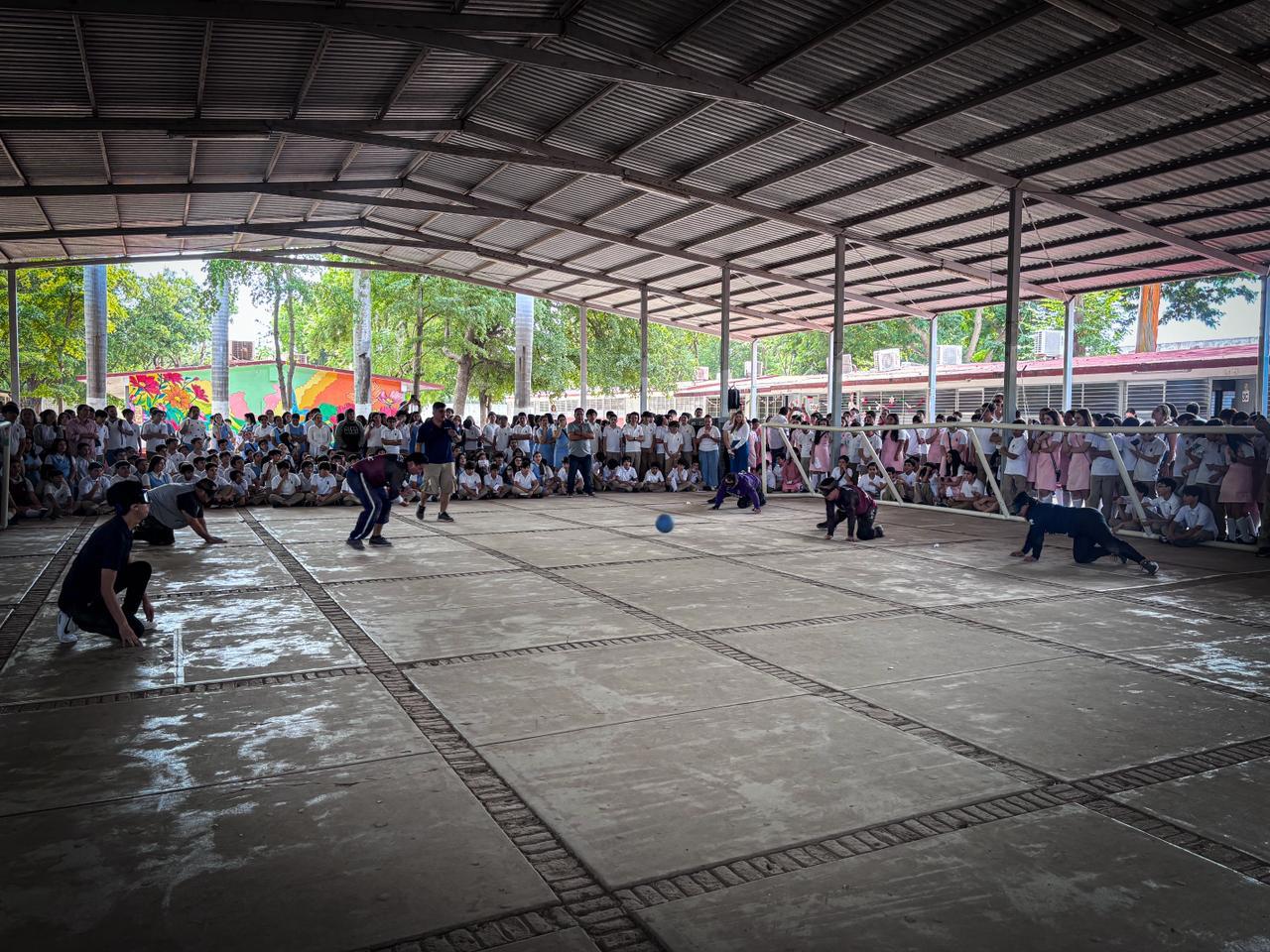 Alumnos de la Federal 4 aprenden de la LSM y el deporte adaptado a través de Somos Inclusión del DIF Culiacán