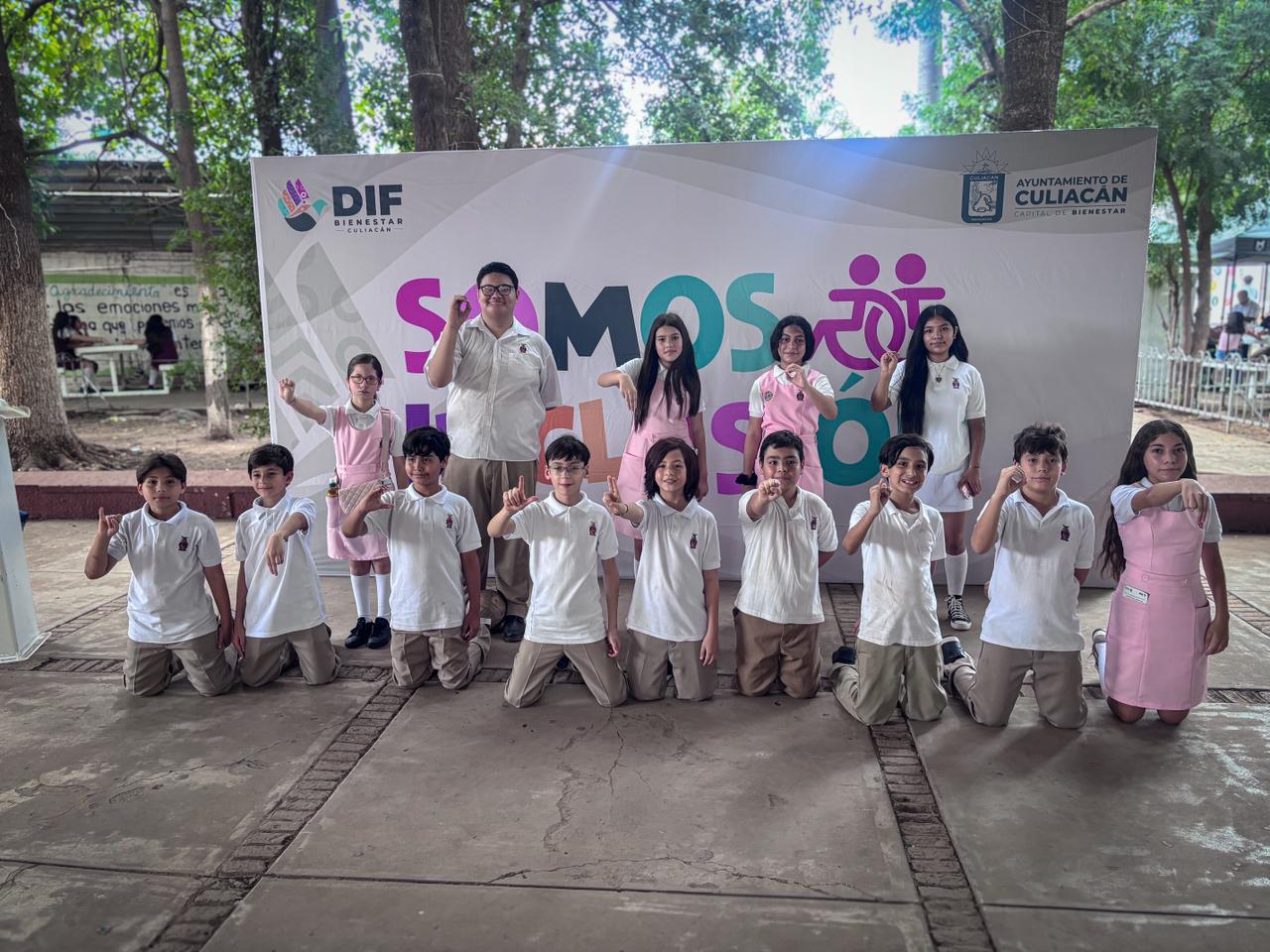 Alumnos de la Federal 4 aprenden de la LSM y el deporte adaptado a través de Somos Inclusión del DIF Culiacán