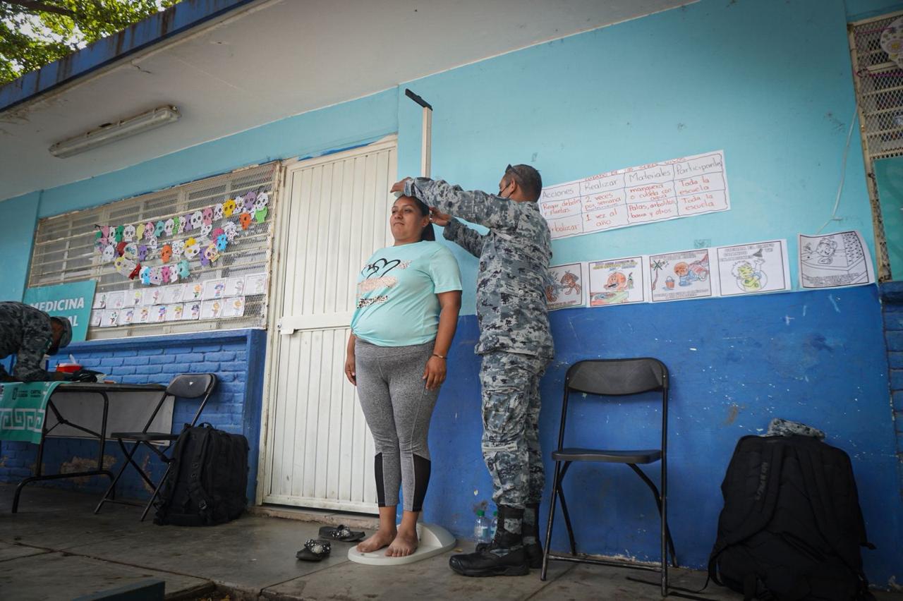 En equipo, DIF Culiacán, UAS y Guardia Nacional, acercan más de 900 servicios de salud y apoyo social a familias de colonia Antonio Toledo Corro