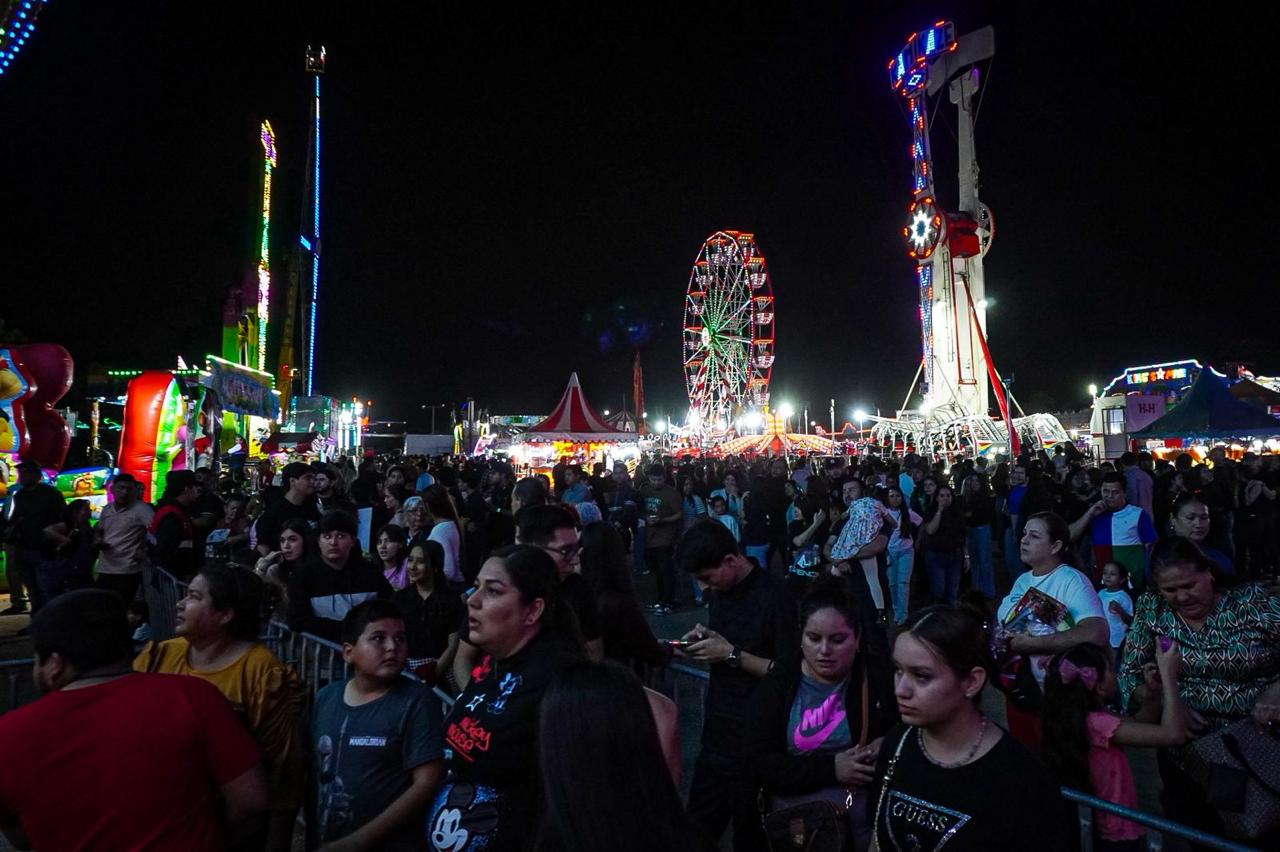 Más de 15 mil personas celebran la Navidad en la verbena Culiacán este 25 de diciembre