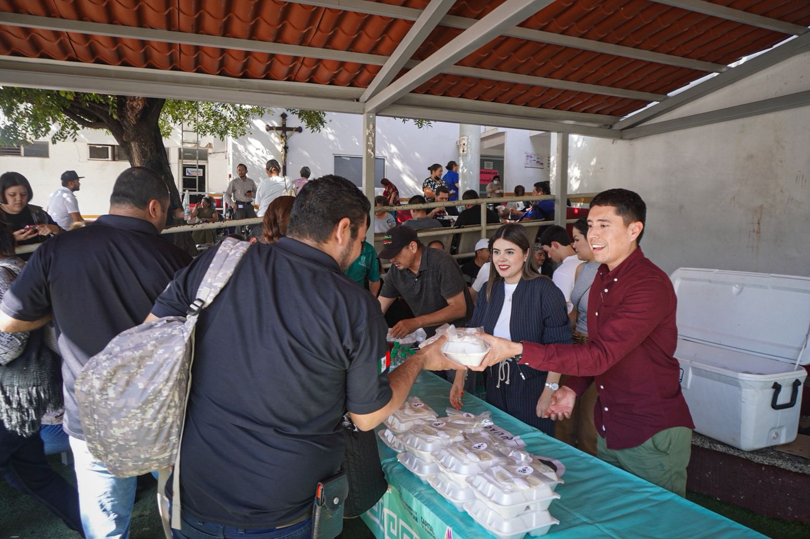 Alimento, acompañamiento y atención cercana brinda DIF Culiacán a familias en el ISSSTE a través del programa ALAJIBUA